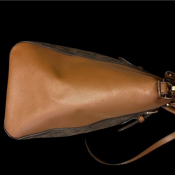 Pre-Owned Like New  MK Signature Ciara Brown Gold Hardware Leather Handbag - Picture 8 of 11